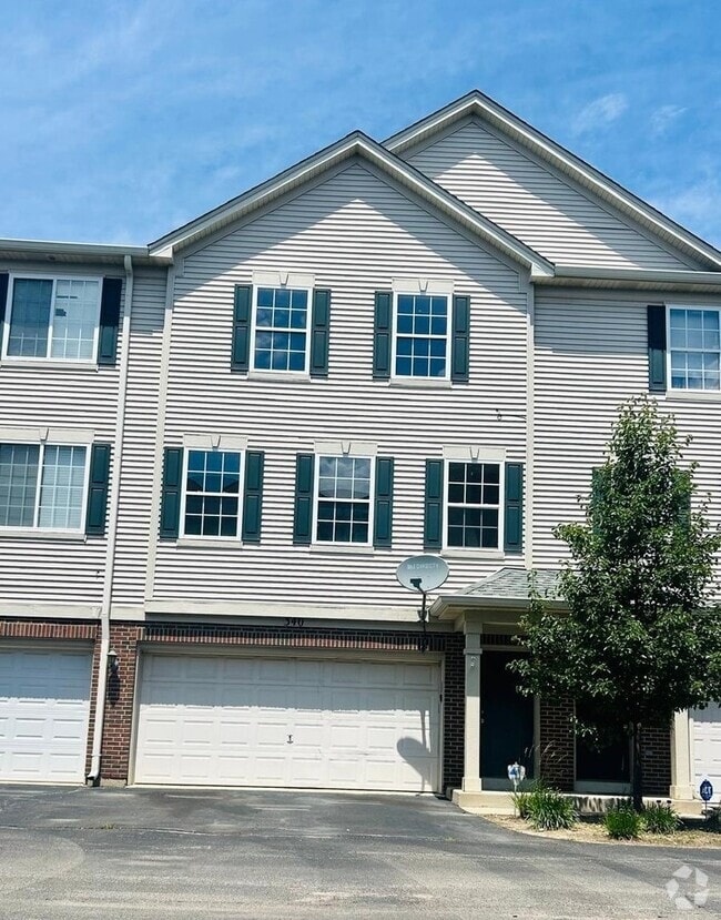 Building Photo - 340 Evergreen Cir Rental