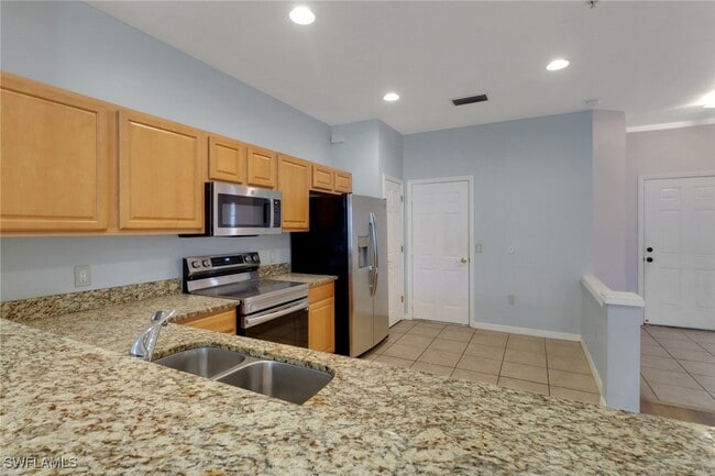 Photo - 936 Hampton Cir Unidad 86