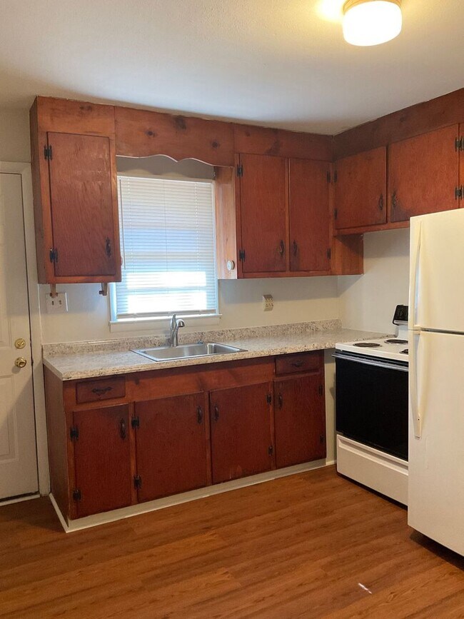 Photo - Available Now ! Charming 2-Bedroom Duplex ...