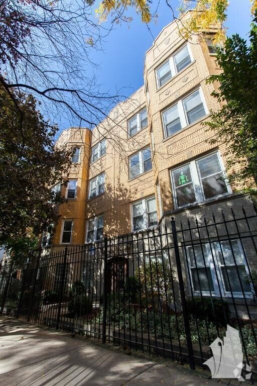 Building Photo - 3 bedroom in Chicago IL 60647 Unit 3428-3 Rental