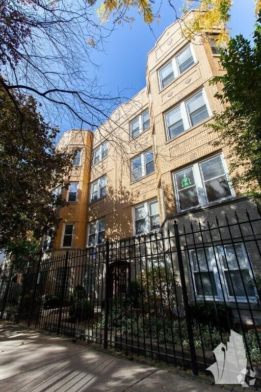 Building Photo - 3 bedroom in Chicago IL 60647 Unit 3428-G Rental