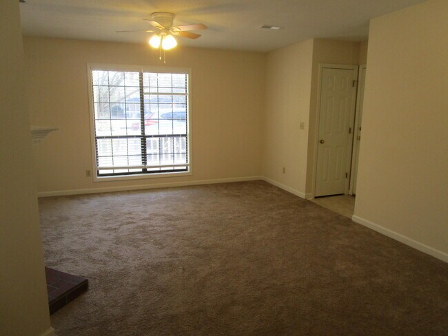 Photo - 605 Archdale Dr