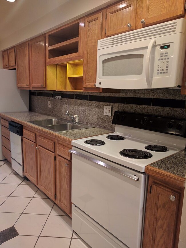 Photo - Pet-friendly, ground floor STUDIO in the h... Unit 640-103