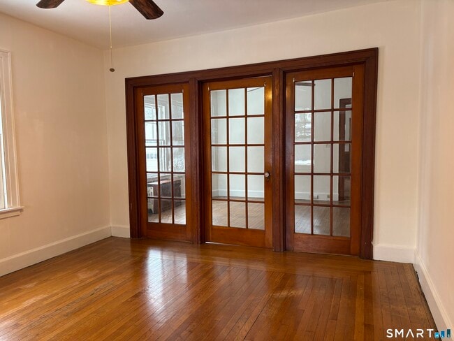 Photo - 415 Litchfield St