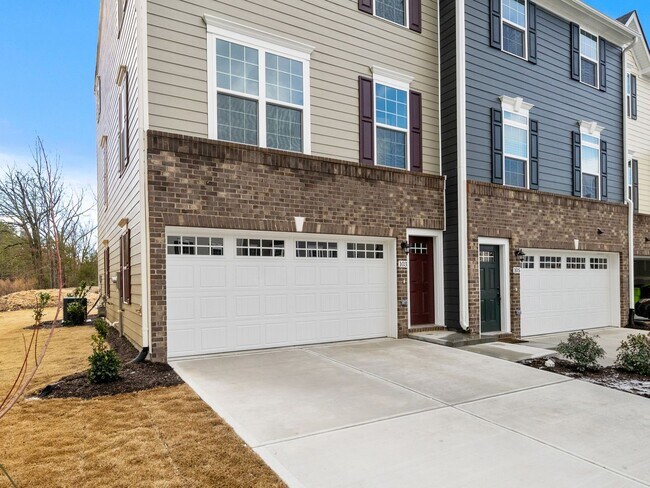 Photo - 3 bedroom Townhome- Available January 1st