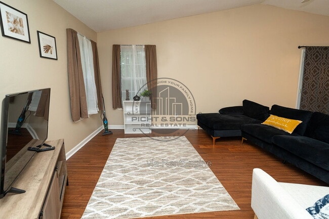 Photo - 1877 Meriadoc Rd