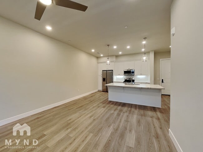 Building Photo - 1661 Spring St Rental