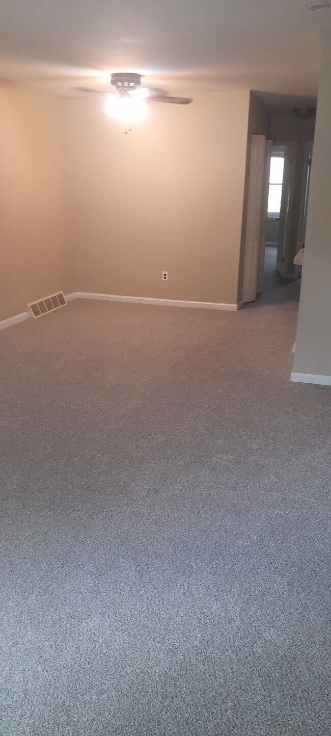 Living room - 12090 Abby Rd Unit 1st floor