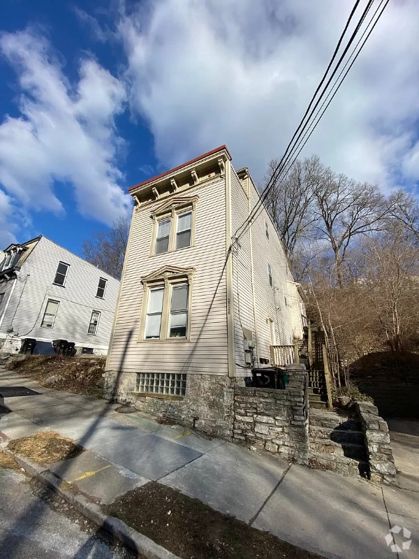 Building Photo - 2226 Ravine St Rental