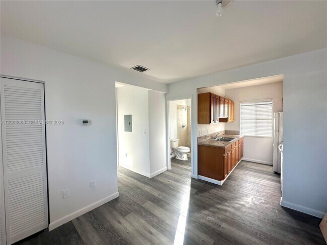 Photo - 7130 Rue Versailles Dr Unidad 10
