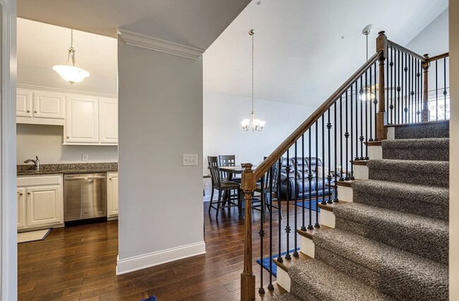 Photo - 1003 Irish Way