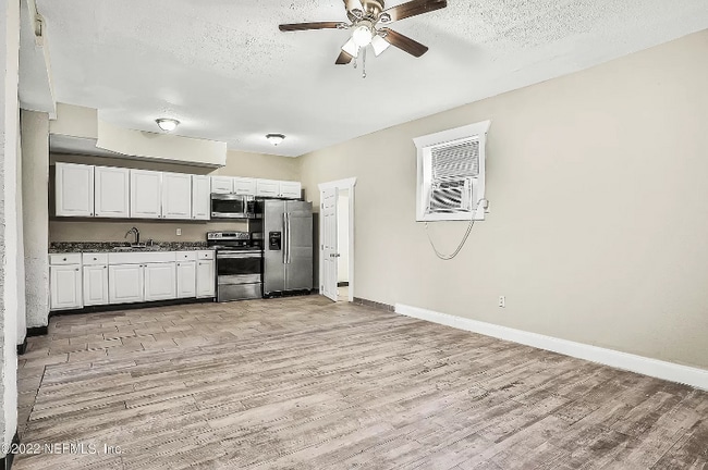 Photo - 8036 Mattox Ave