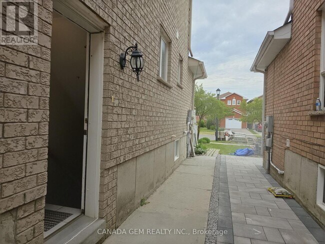 Photo - 54 Clearmeadow Blvd