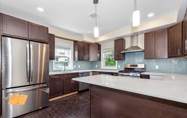 Building Photo - 85 Fern Rd