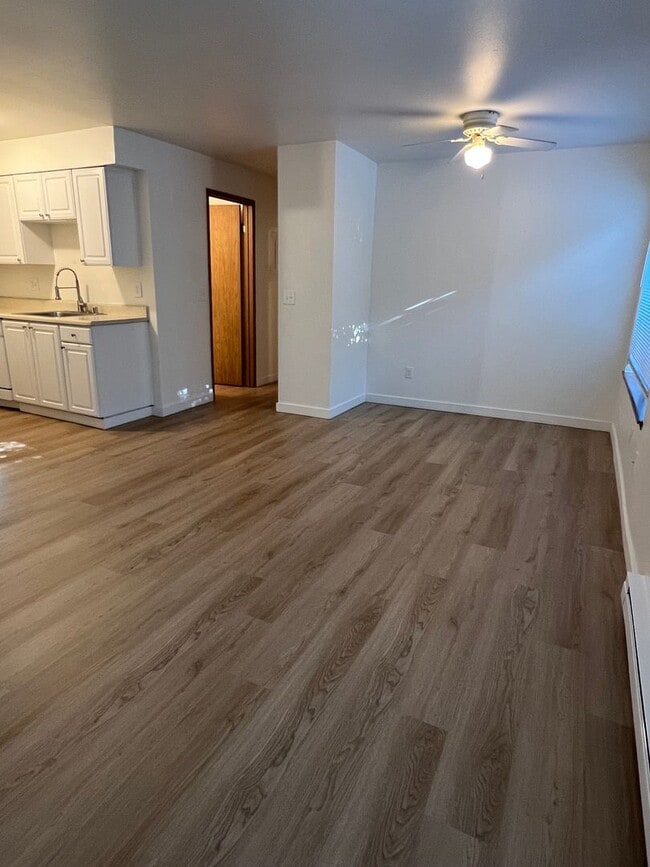 Photo - Jefferson Court