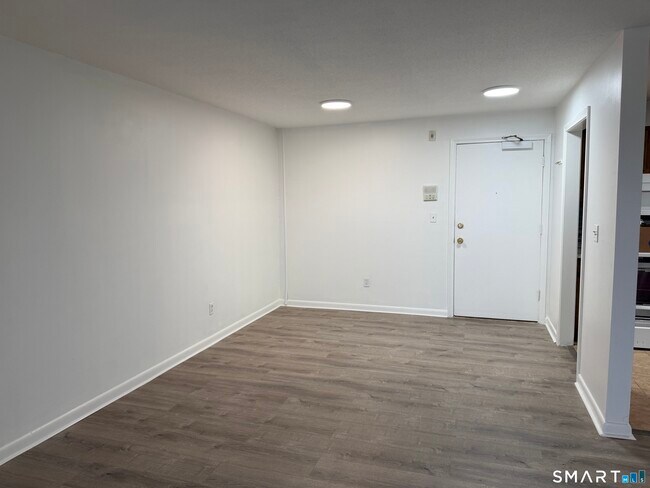 Photo - 140 Kane St Unit C1