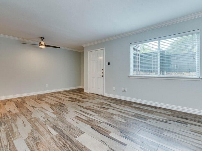 Building Photo - 2124 Burton Dr Unit 150