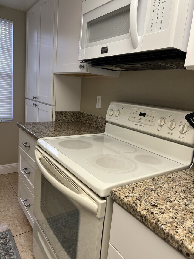 9609 Midiron Ct