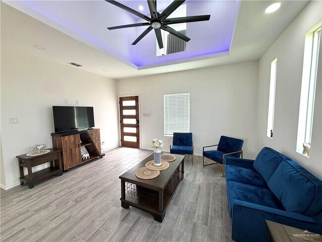 1521 Karen Dr