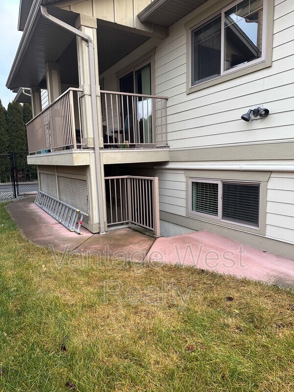 Photo - 2-372 Hartman Rd