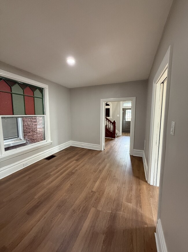 Photo - 221 Pine St