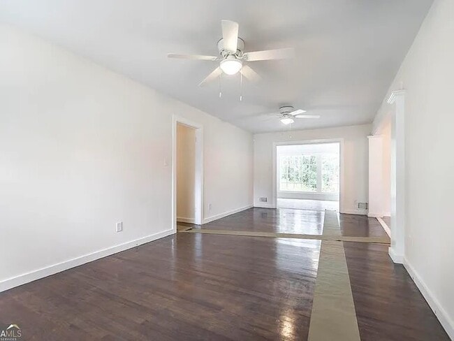 Photo - 201 Sherman St