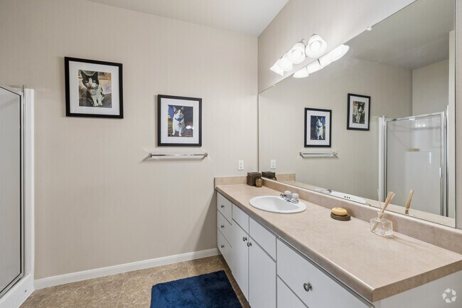 2BR, 2BA - 1,246SF - Primary Bathroom