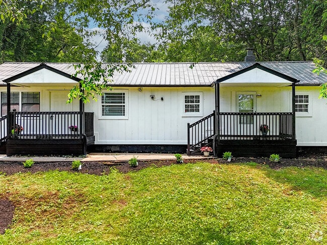 Building Photo - 502 Hayworth Dr Rental
