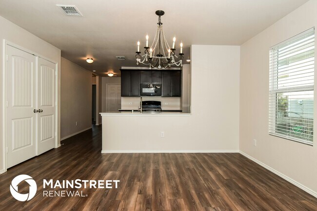 Photo - 5649 Hepburn St