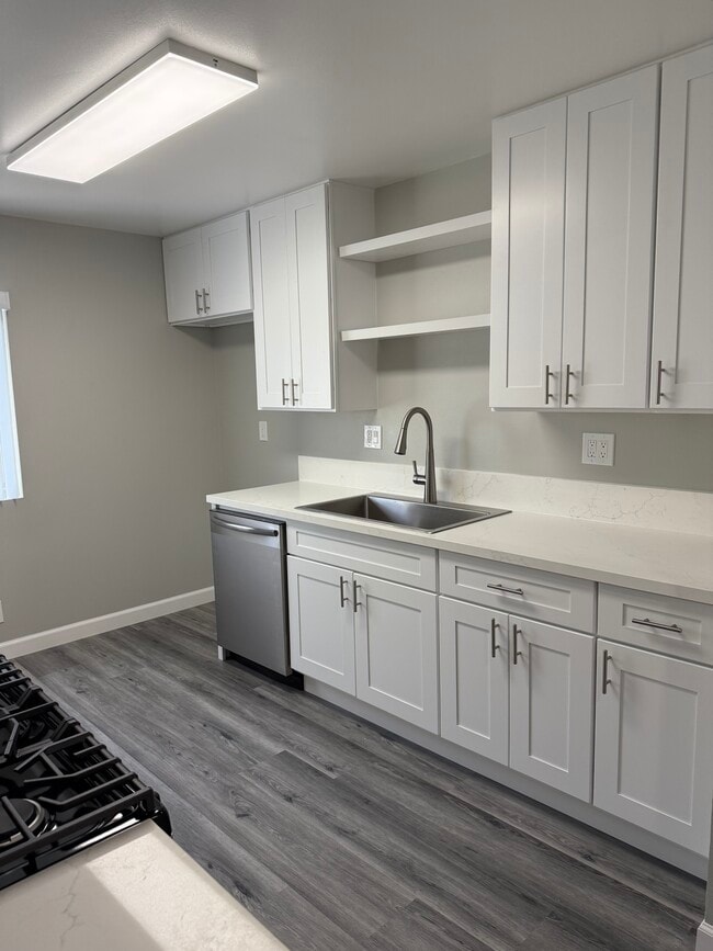 Building Photo - 21100 Pioneer Blvd Unit 21 Rental