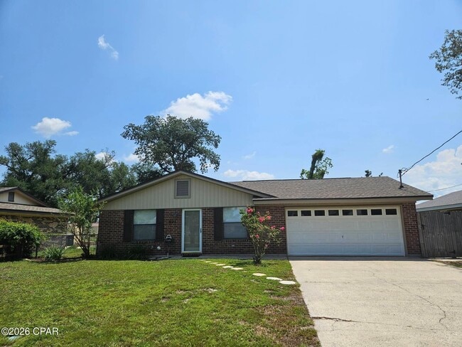 Building Photo - 221 Viola Ave