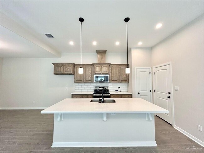 Photo - 21 N 15th St