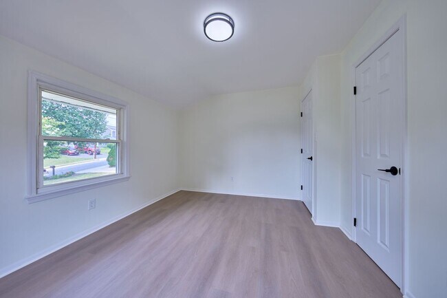 Photo - 2924 Gracefield Rd