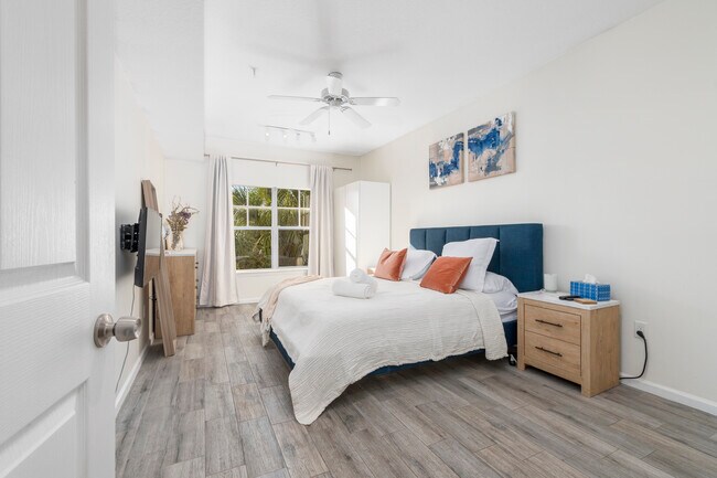 Bedroom - 4207 S Dale Mabry Hwy Unit Short term