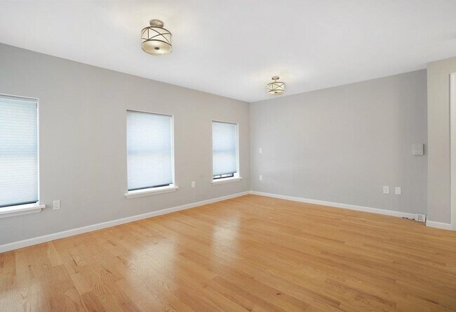 Photo - 565 1st St Unit 1