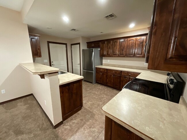 Photo - Large 3 Bedroom 2 Bathroom Home W/ Fenced Yard in WEBB CITY MO!!!