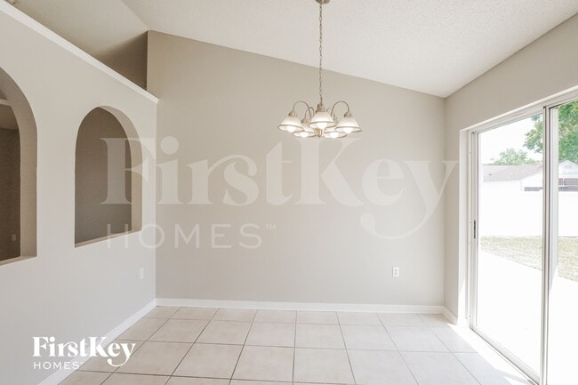 Photo - 729 Pincon Ln