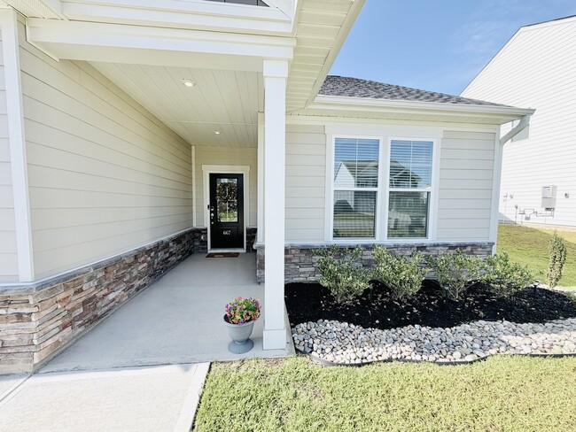 Photo - 667 Honeydew Dr