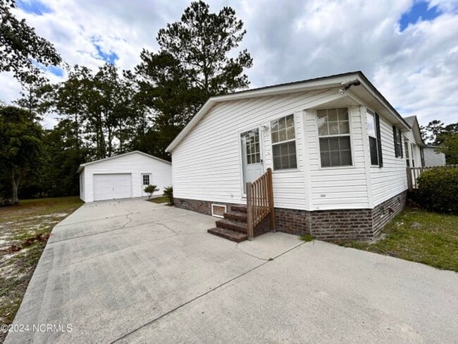 Photo - 3 Bed 2 Bath in Calabash