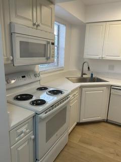 Photo - 18081 SE Country Club Dr Unit 21-205