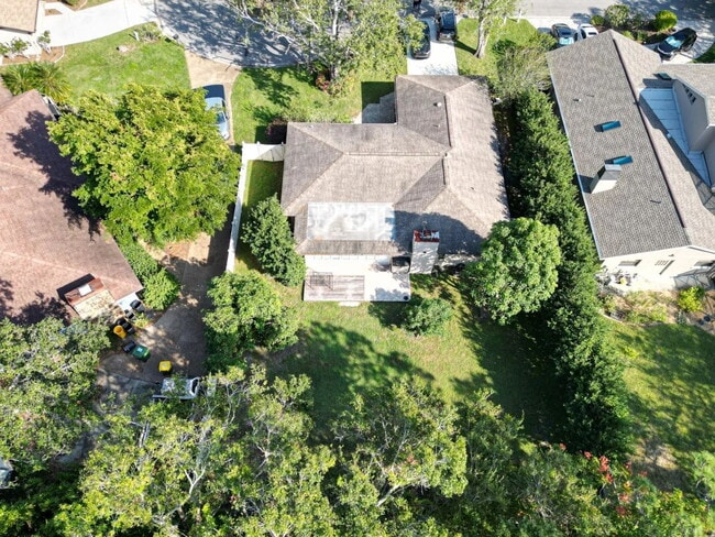 Photo - 423 Whispering Oaks Ct
