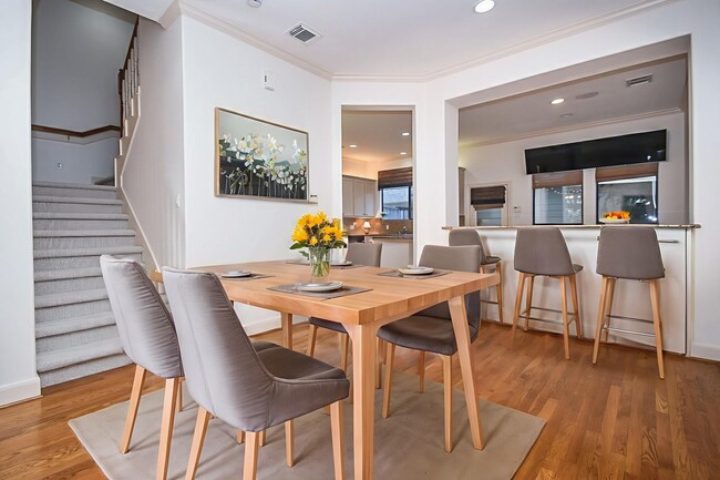 Photo - 3326 Memorial Crest Blvd