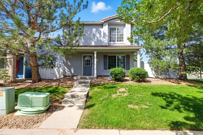 Building Photo - 3 Bed 2.5 Bath Home in Green Valley Ranch!