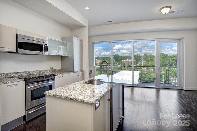 Photo - 1133 Metropolitan Ave Unit 217