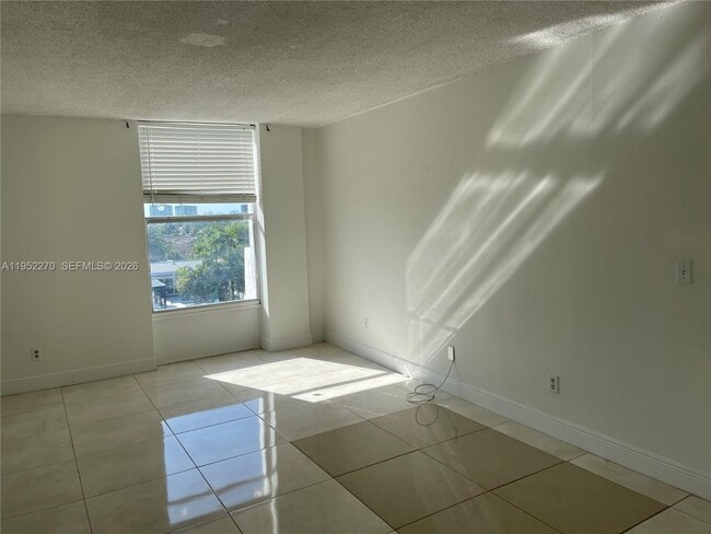 Photo - 2000 NE 135th St Unit 408