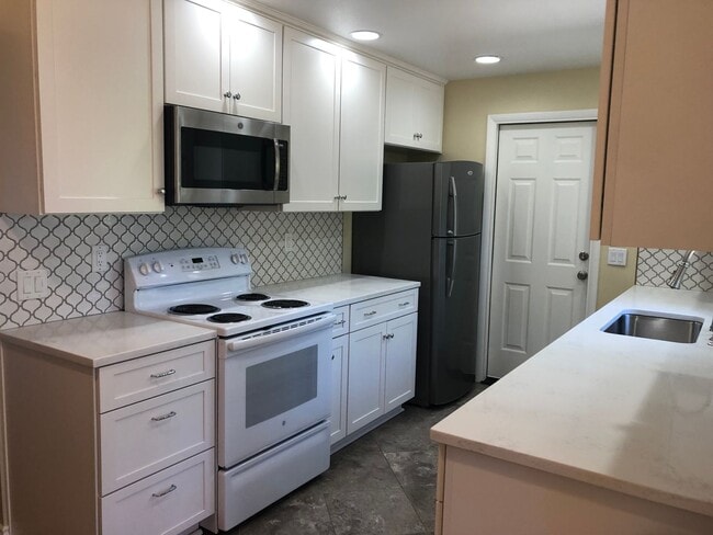 Photo - Live Large in the Heart of NW Corvallis!