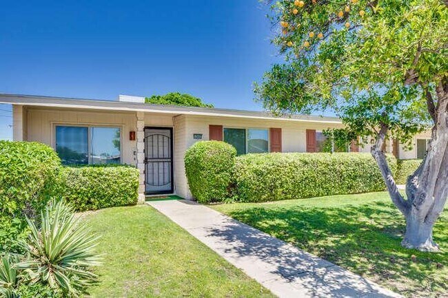 Building Photo - 12602 N 105th Ave