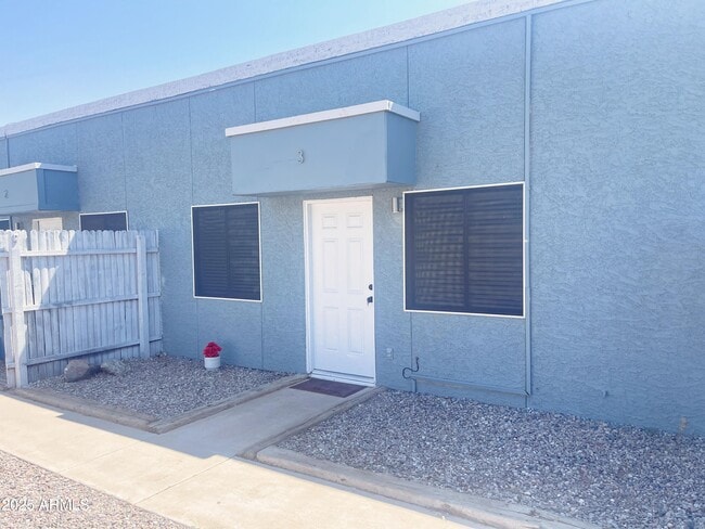 Building Photo - 2061 S Apache Dr Unit 3