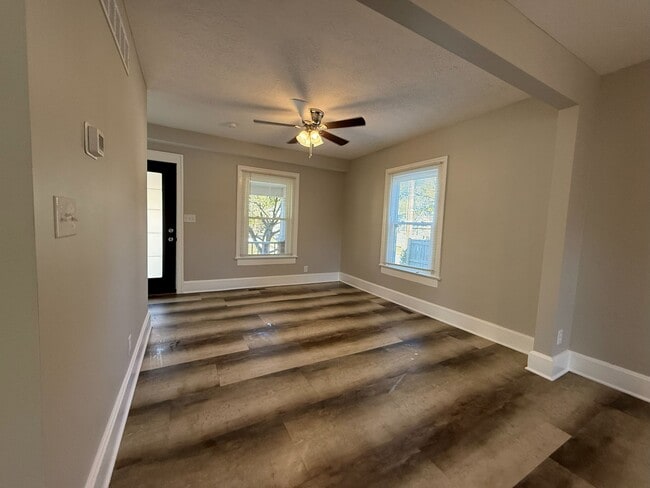 Living room - 8 Beveridge St