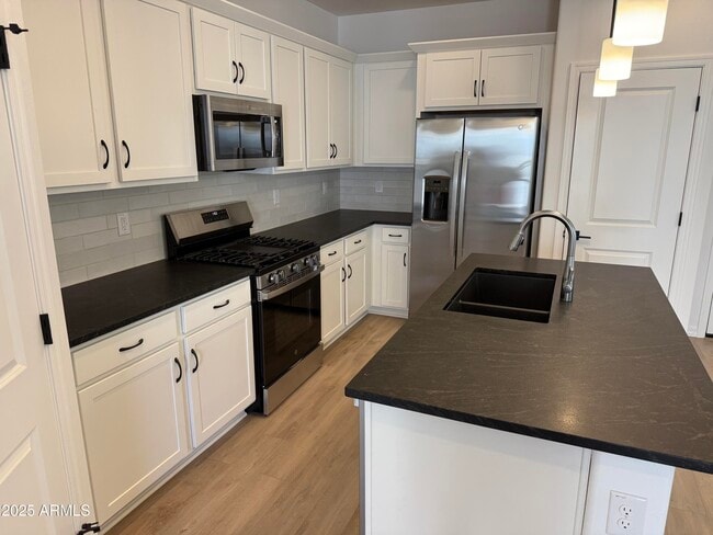 Photo - 1223 W Sparrow Dr